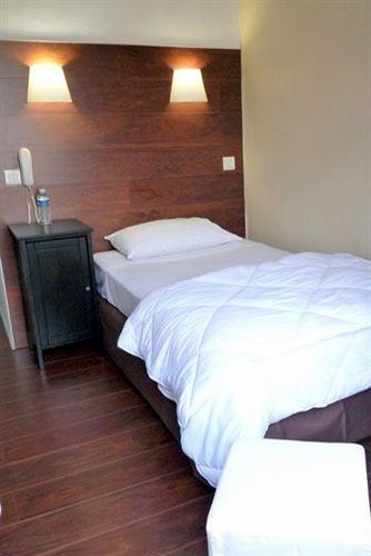 Lutetia Hotel 2*