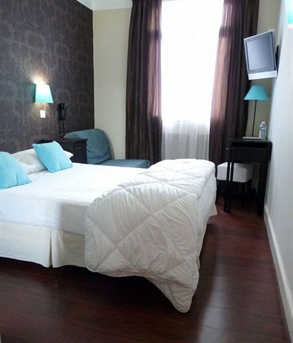 Lutetia Hotel 2*