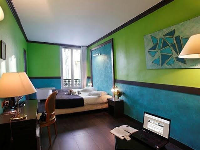 Adonis Vieux Port Hotel