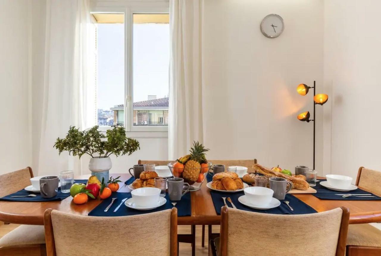 Apartment La *