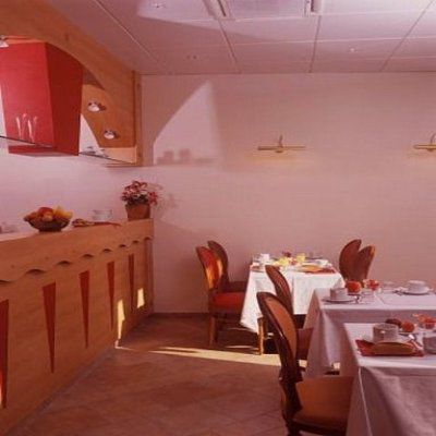 Adonis Vieux Port Hotel 3*