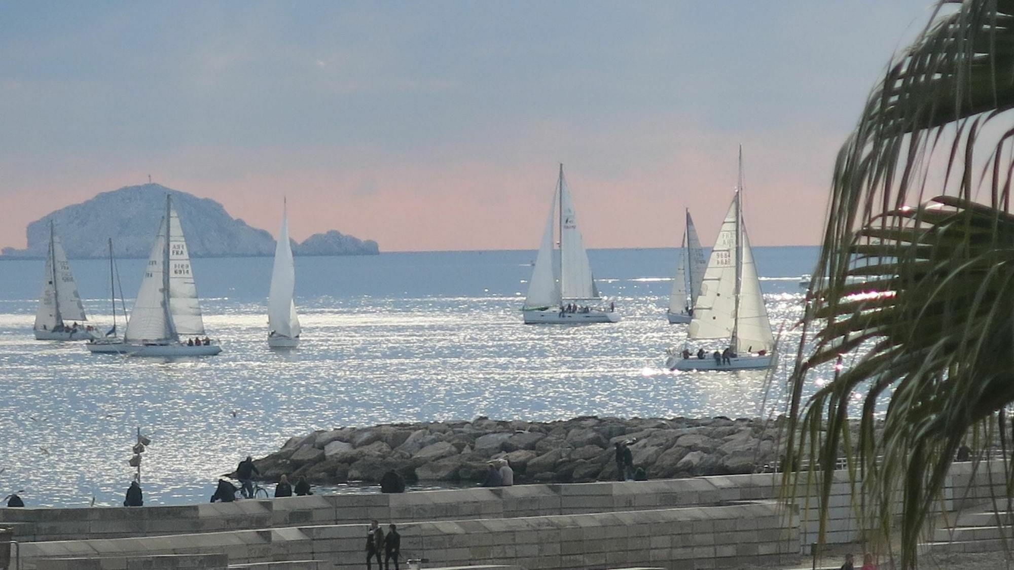 With One Bedroom In Marseille, With Wonderful Sea View And W * Marseilles