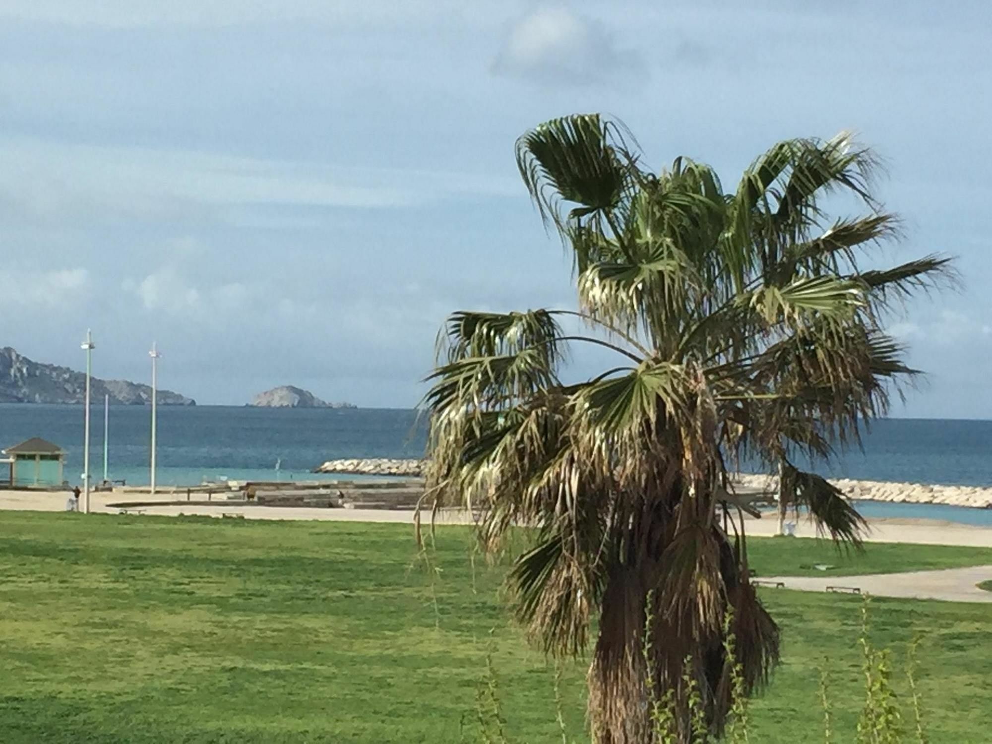 With One Bedroom In Marseille, With Wonderful Sea View And W Apartment Marseilles