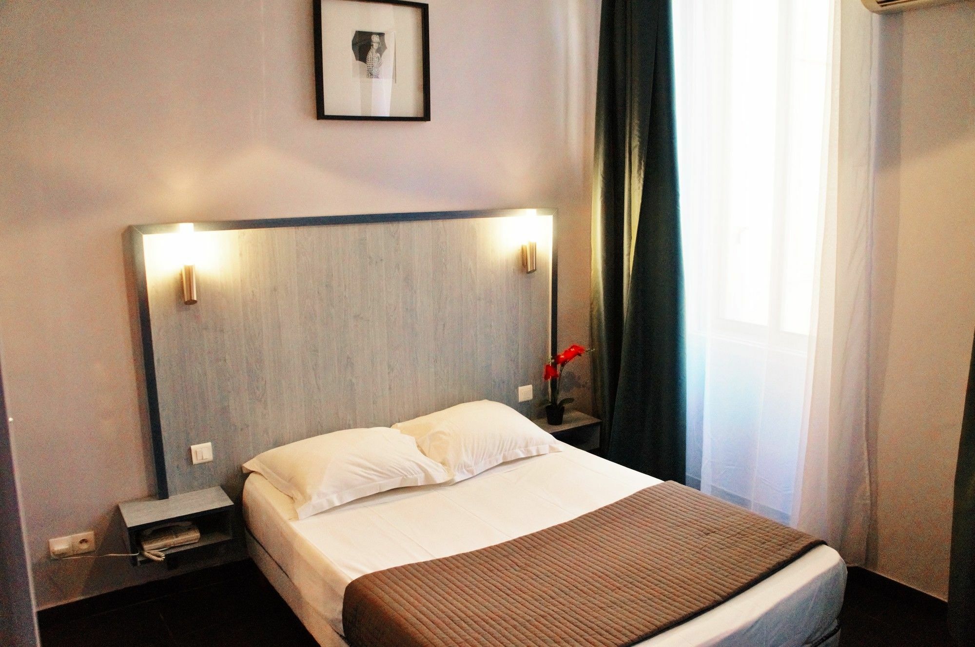 Paradis - Centre Prefecture Hotel 2*