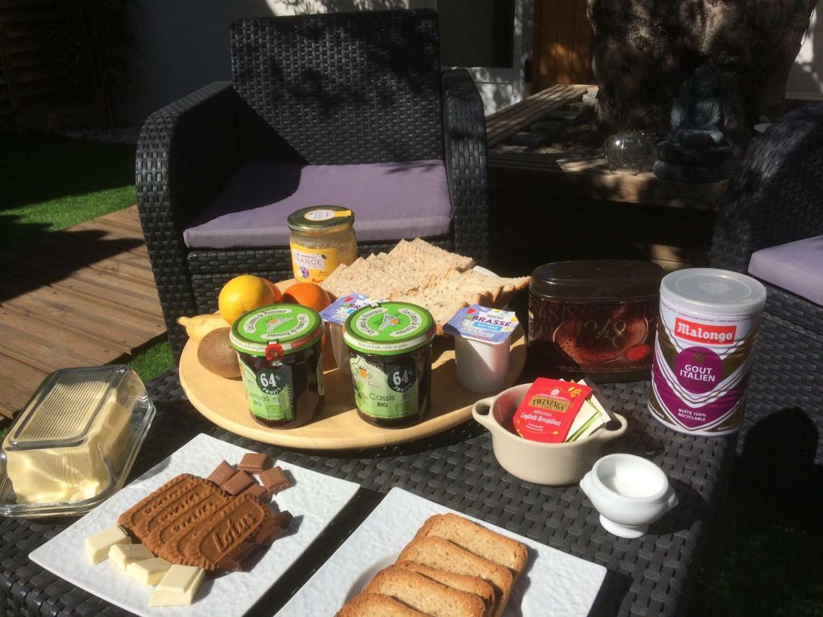Aux Delices De L'olivier Bed & Breakfast *