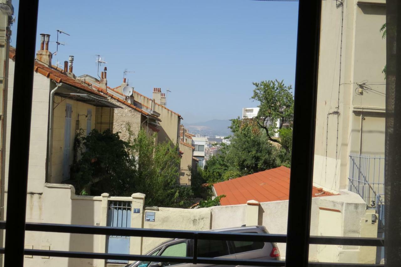 Calme Et Tres Lumineux, Au Pied De Notre Dame De La Garde Marseille