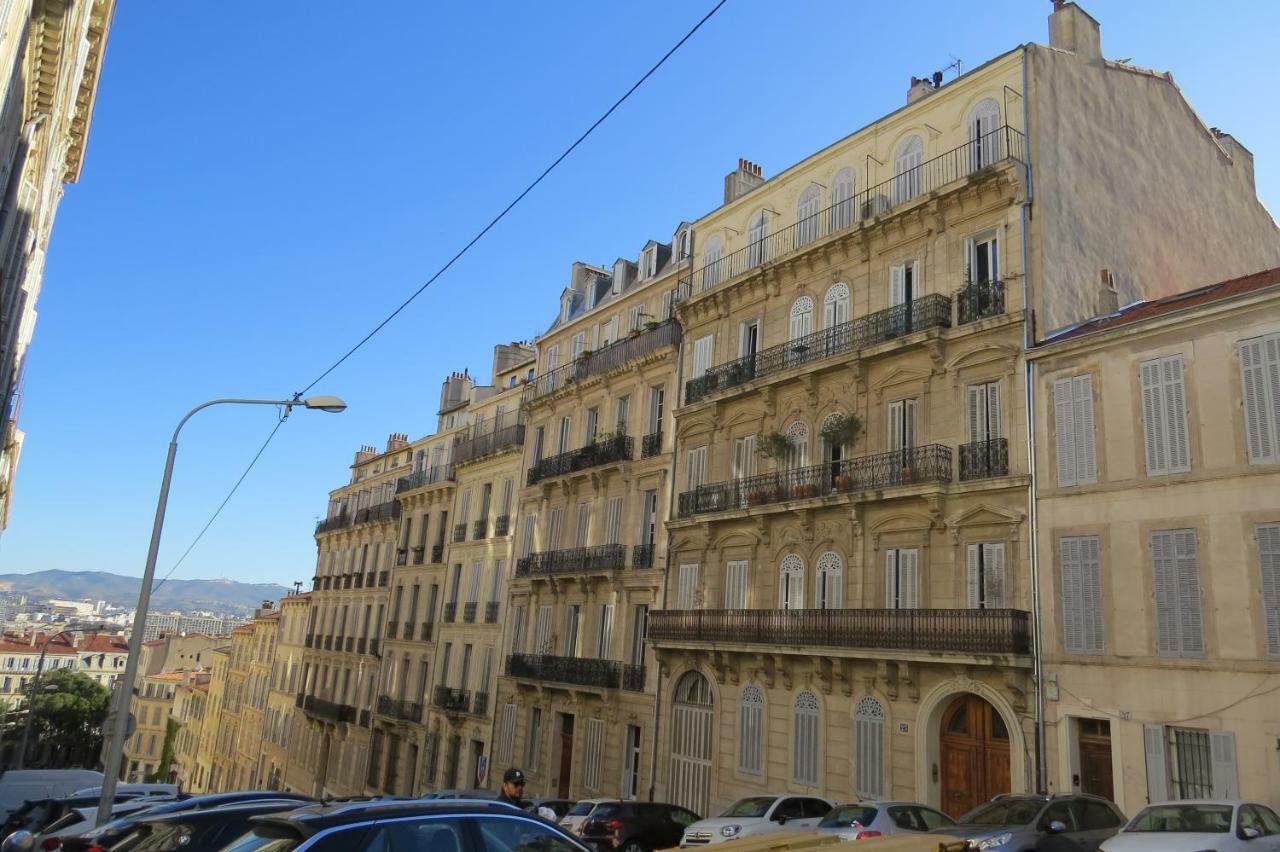 Calme Et Tres Lumineux, Au Pied De Notre Dame De La Garde Marseille