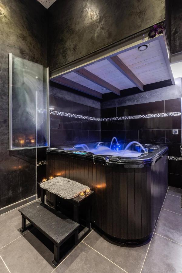 Les Suites Du Vieux-port Love hotel Marseille