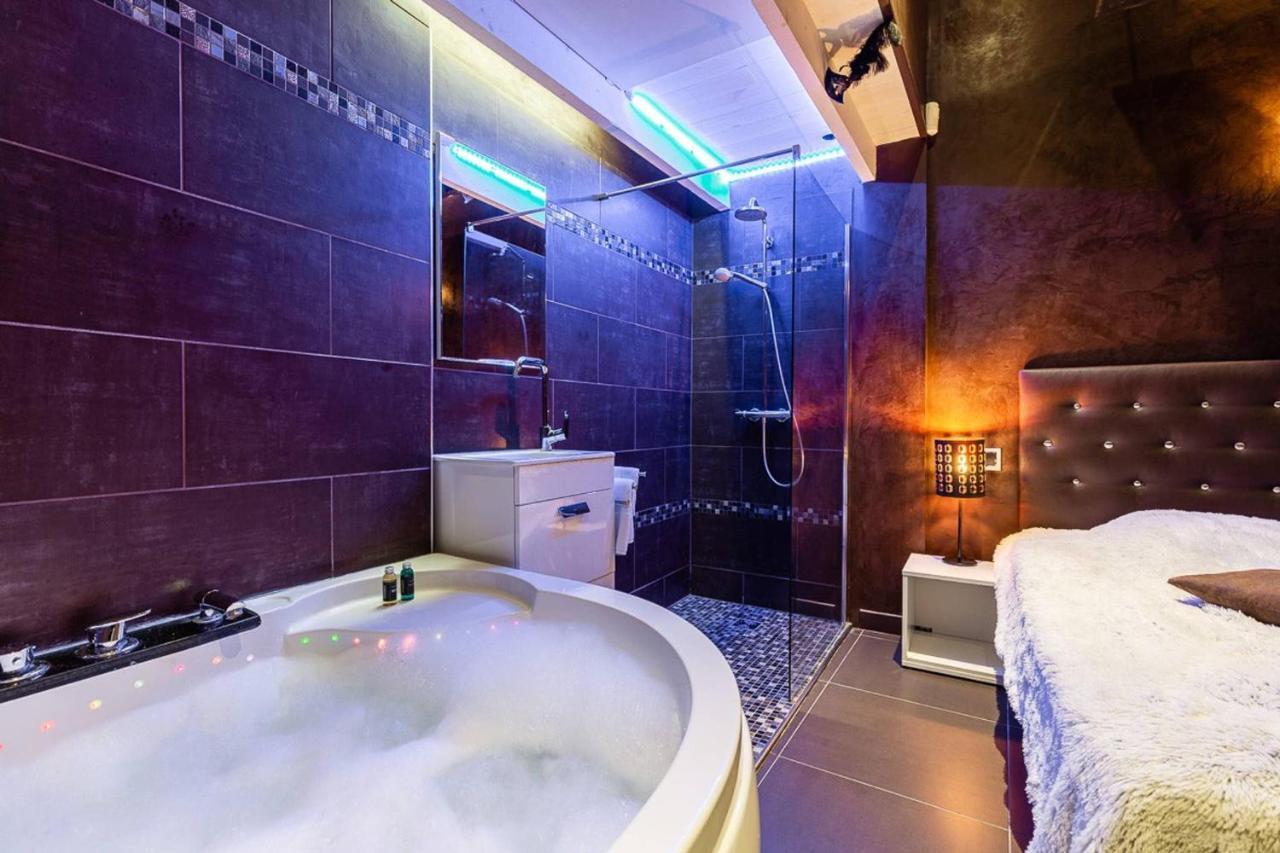 Les Suites Du Vieux-port Love hotel Marseille