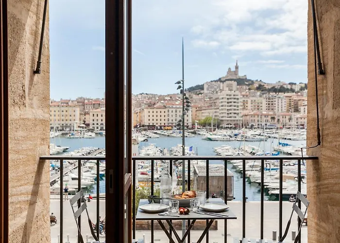 PREMIERE LIGNE - Bel appartement en 1ère ligne du Vieux e