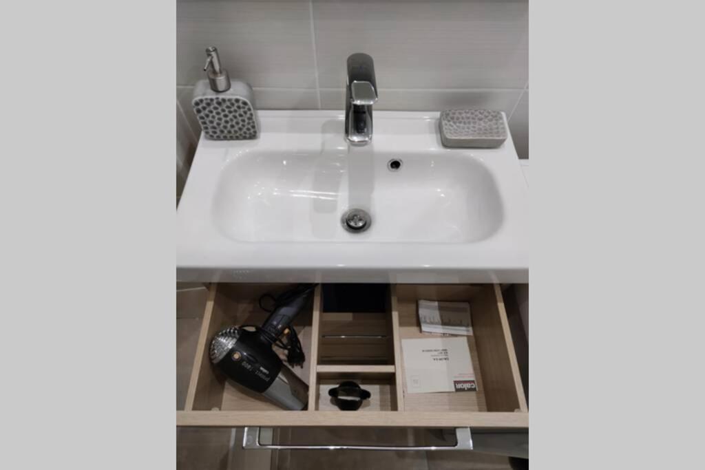 Joli T2 Proche Vieux-port, Terrasses Du Port Et Metro Joliette Apartment *