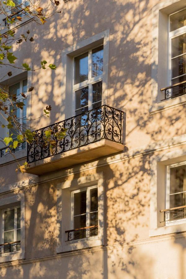 Western Bourse Vieux Port By Happyculture Marseille