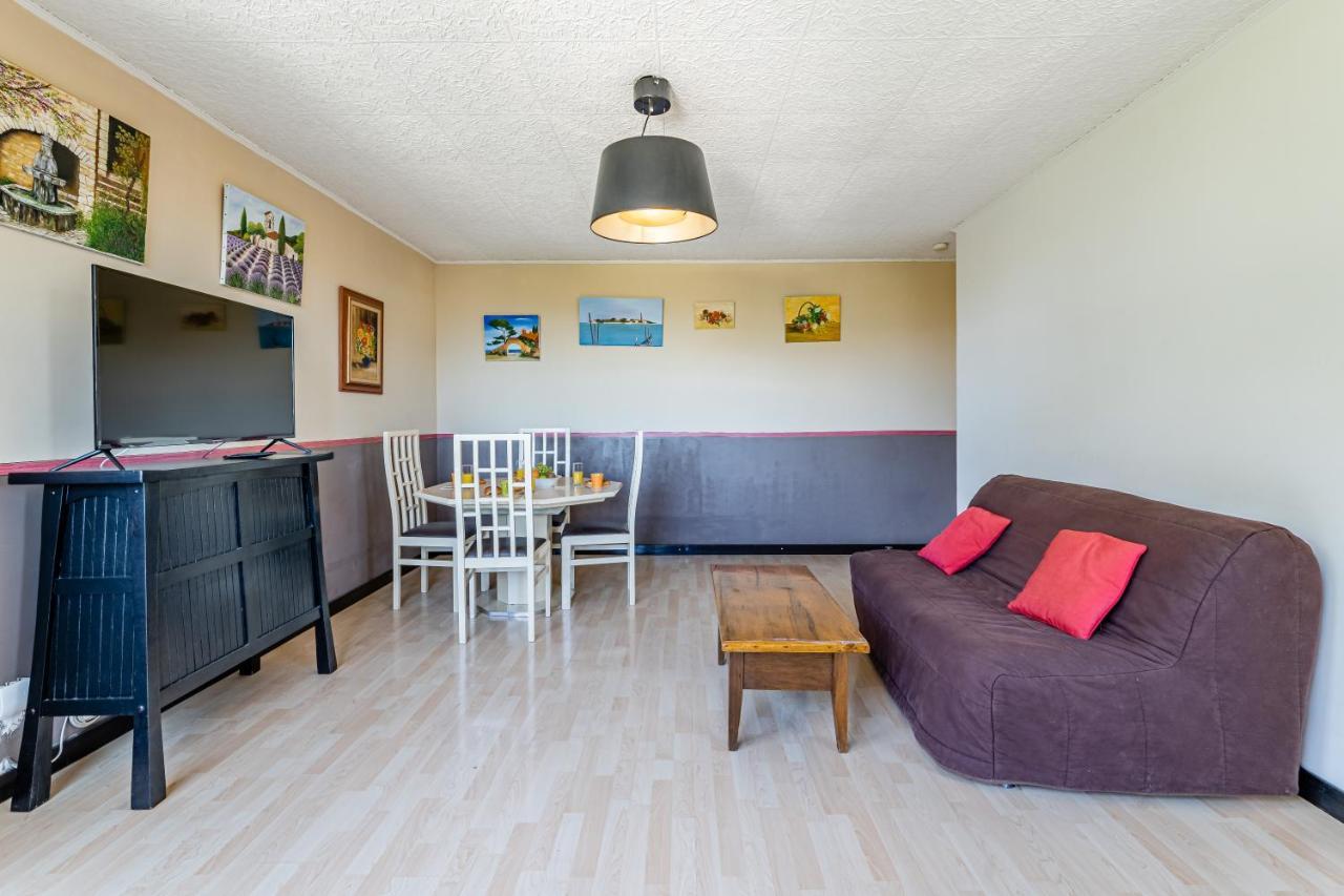 Appart N Suites: 1 Chambre Et Sejour Au Calme+ Parking+ Netflix
