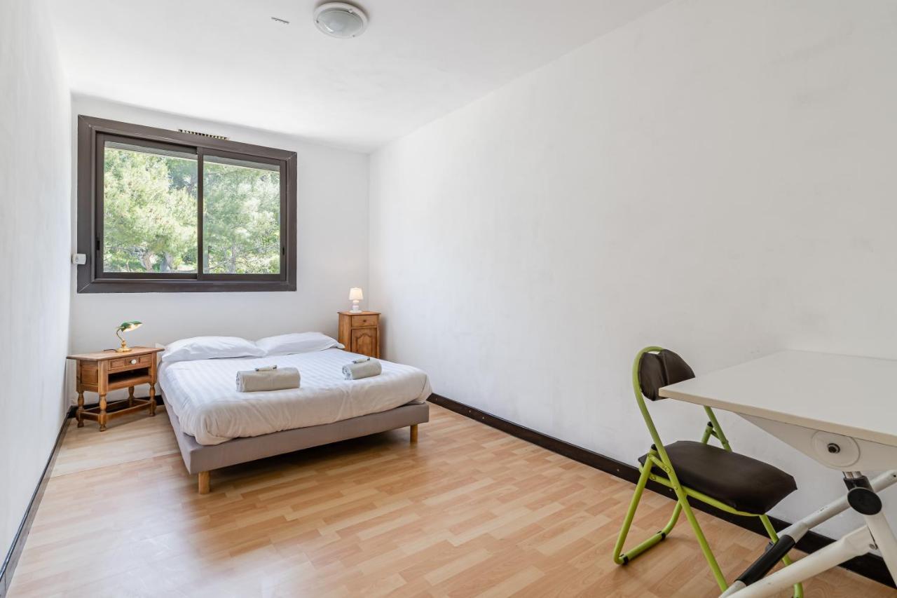 Appart N Suites: 1 Chambre Et Sejour Au Calme+ Parking+ Netflix Apartment