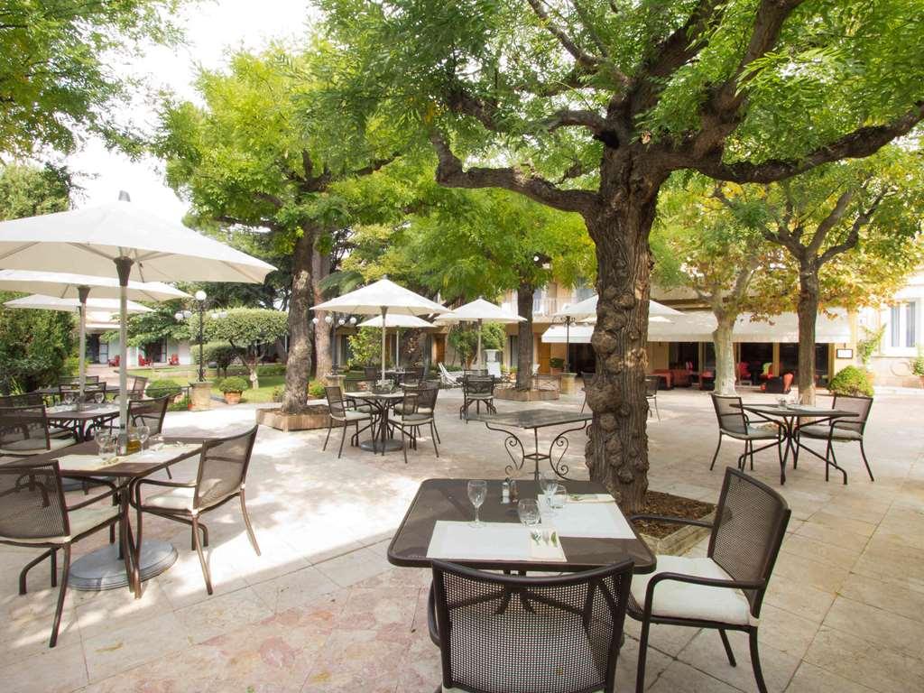 Mercure Centre Bompard La Corniche Hotel