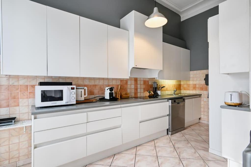 Spacieux Et Elegant A Chave Centre Apartment *