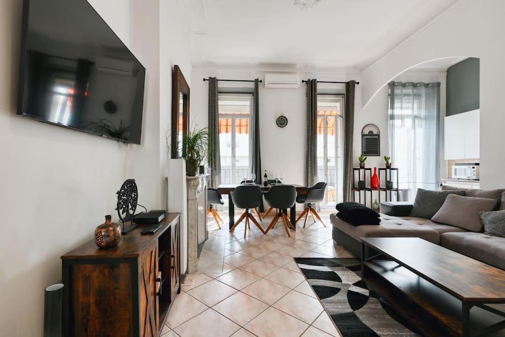 Apartment Spacieux Et Elegant A Chave Centre Marseilles