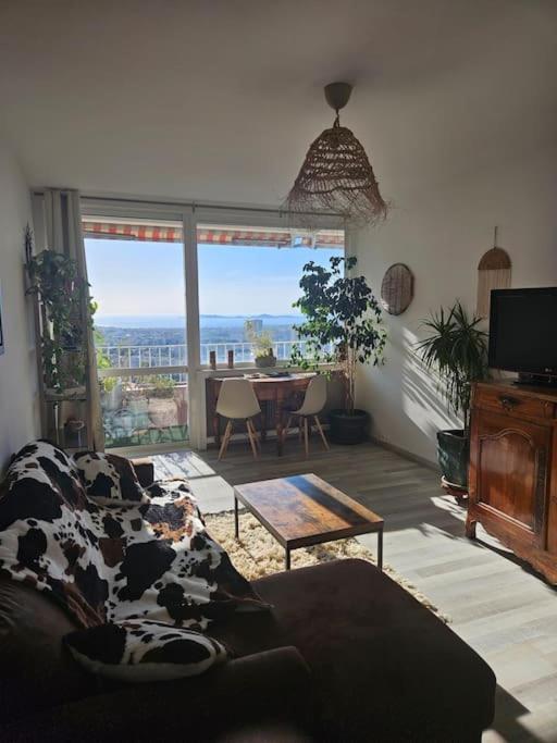 Magnifique T3 Vue Stade Velodrome Calanques Apartment Marseilles