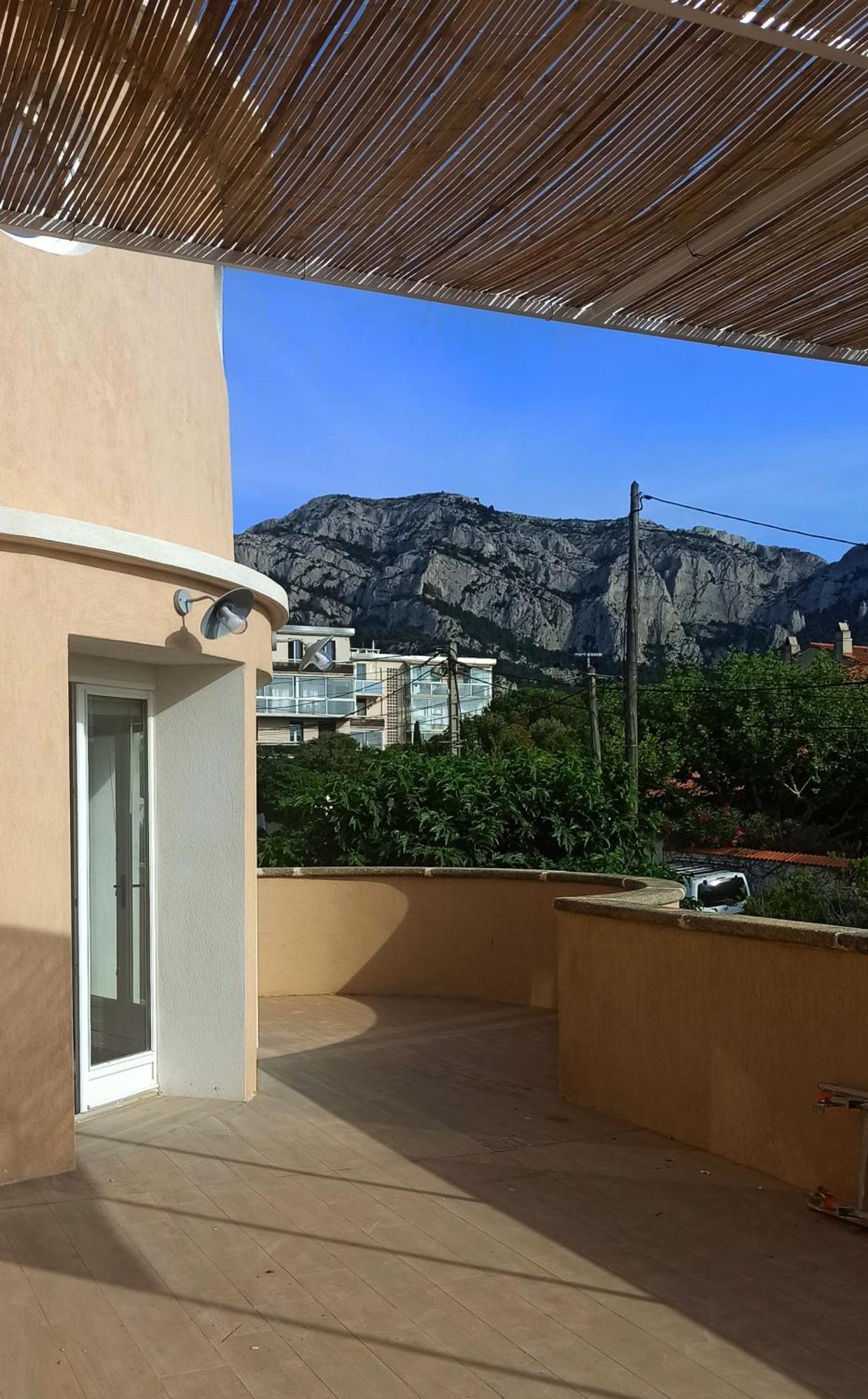 Apartment 3 Avec Terrasse Vue A 150 M De La Marseilles