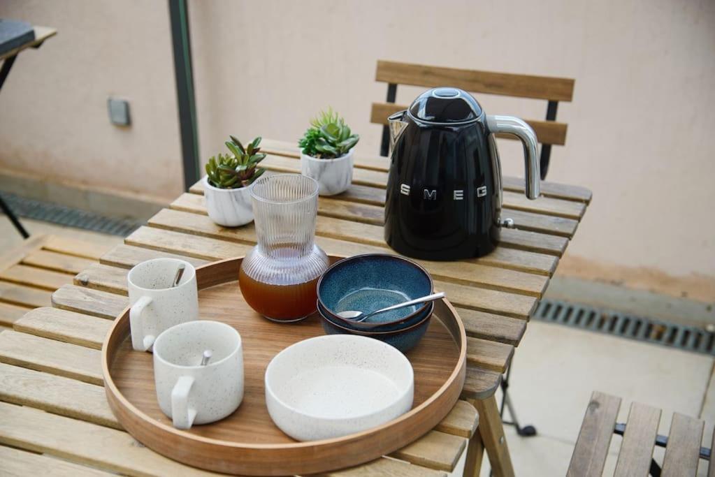Coquet En Bord De Et Corniche Apartment *