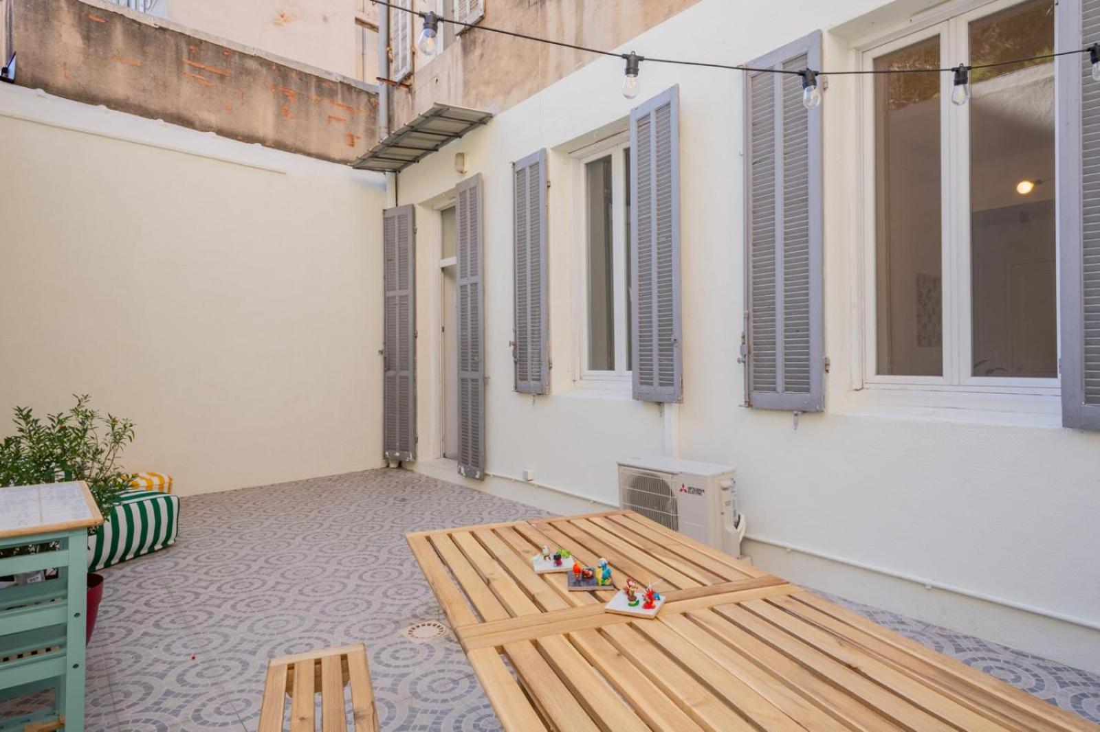 Avec Terrasse Authentique A * Marseille