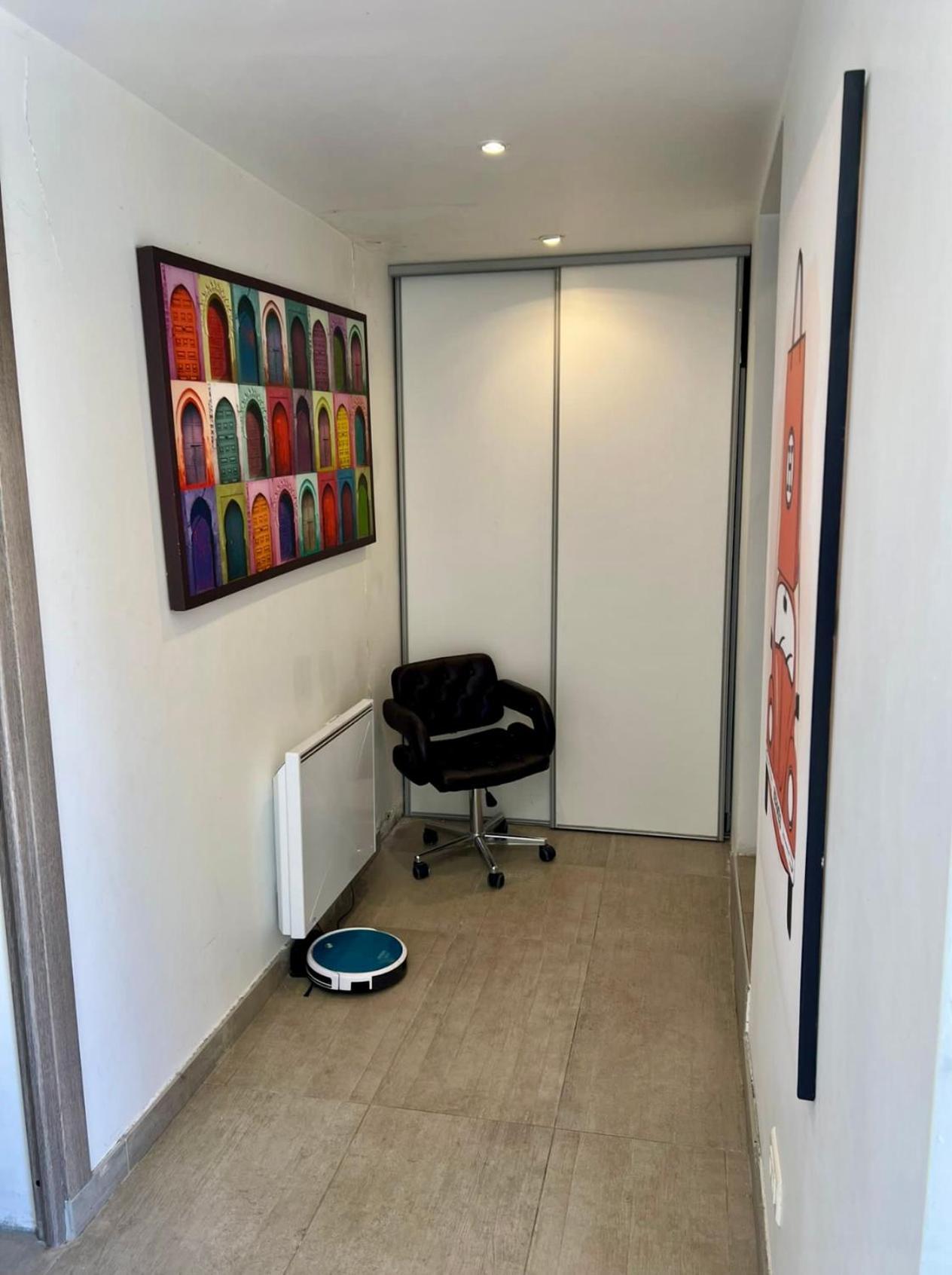 Prive Avec Piscine ,parking Et Cuisine Prive *