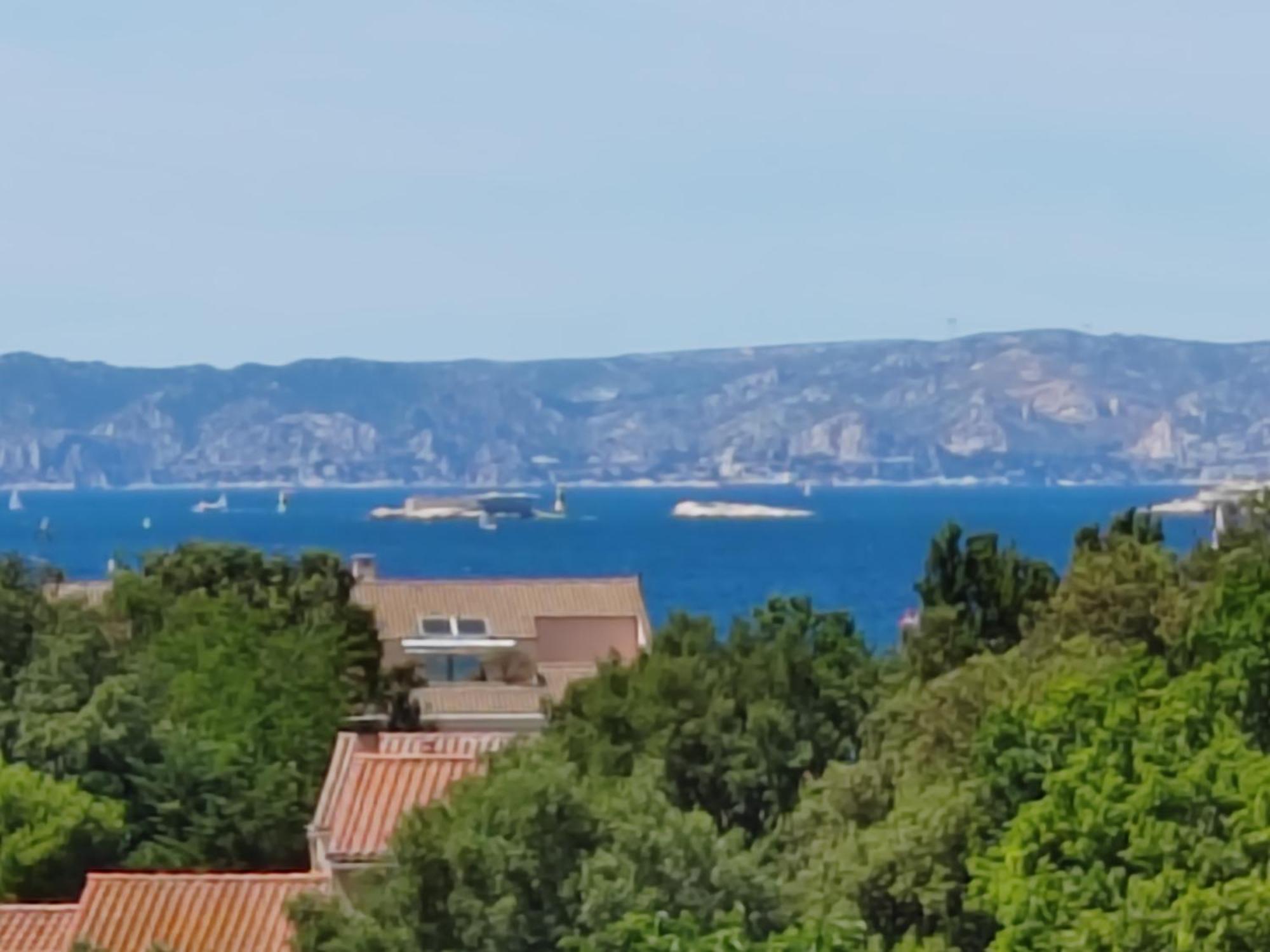 Apartment Pointe Rouge Near & Marina