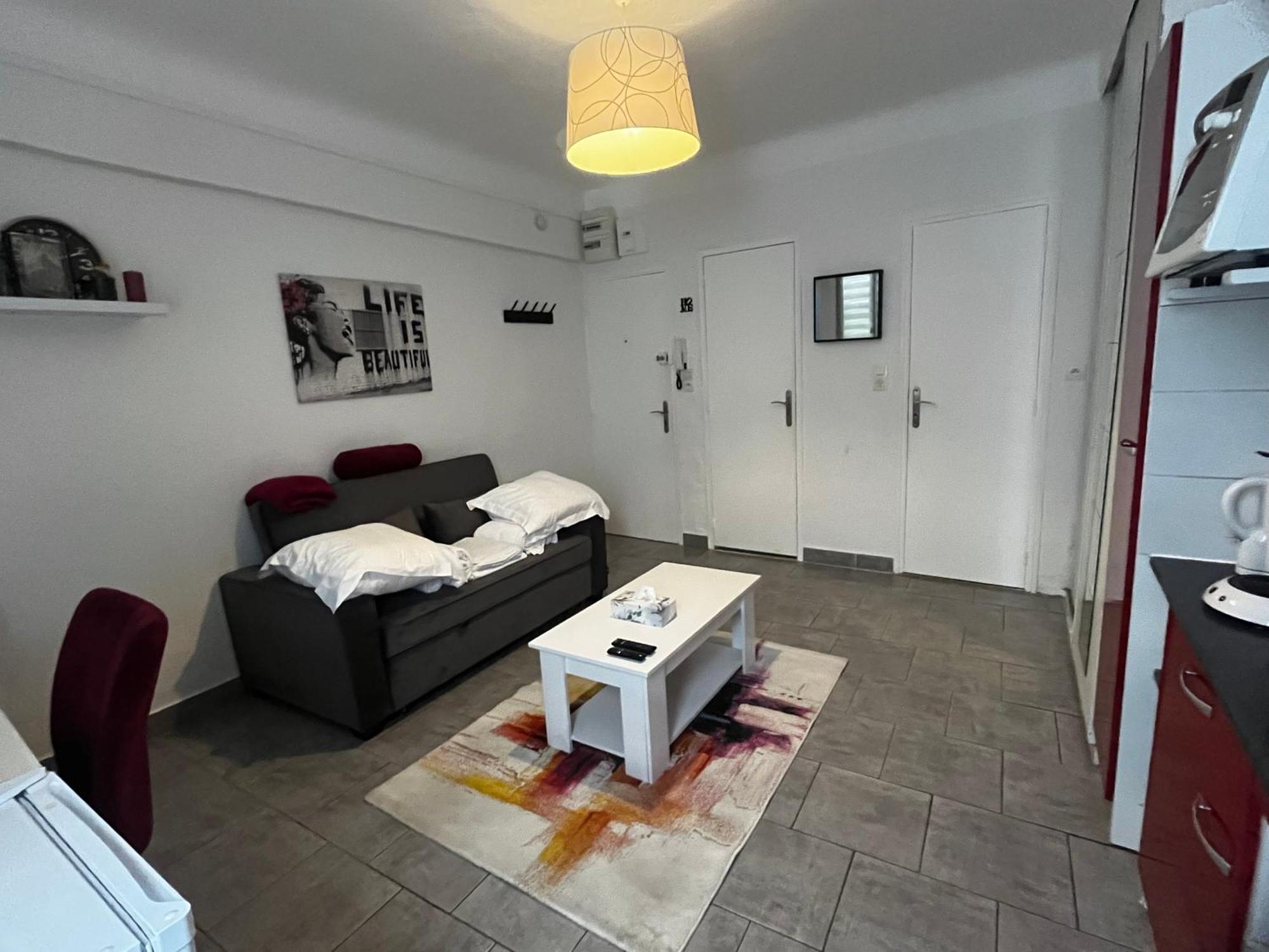 Apartment 2 Personnes Dans Le Celebre Quartier Des Chartreux