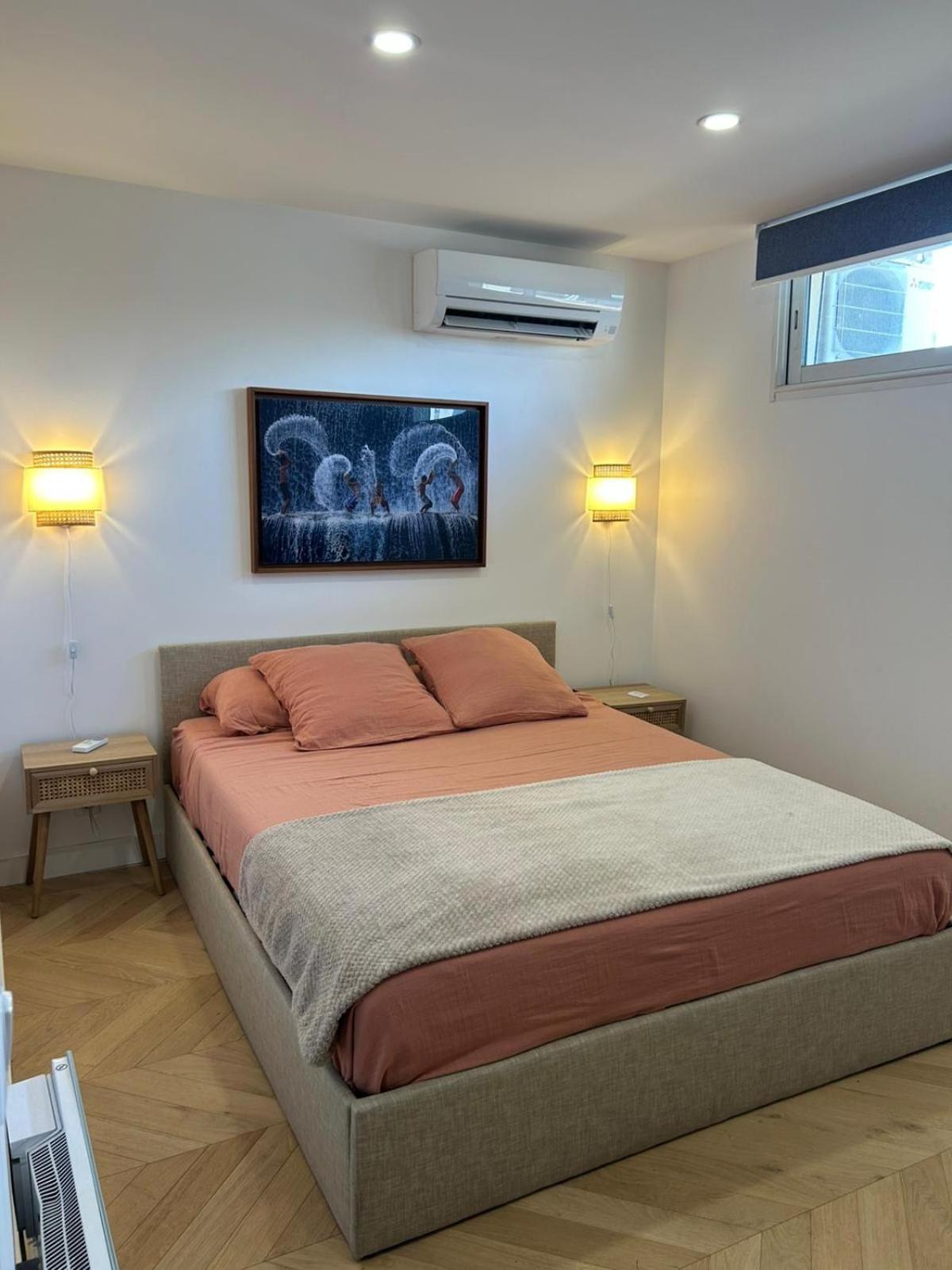 Apartment Duplex Avec Grande Terrasse Vieux Port Parking Gratuit Marseilles