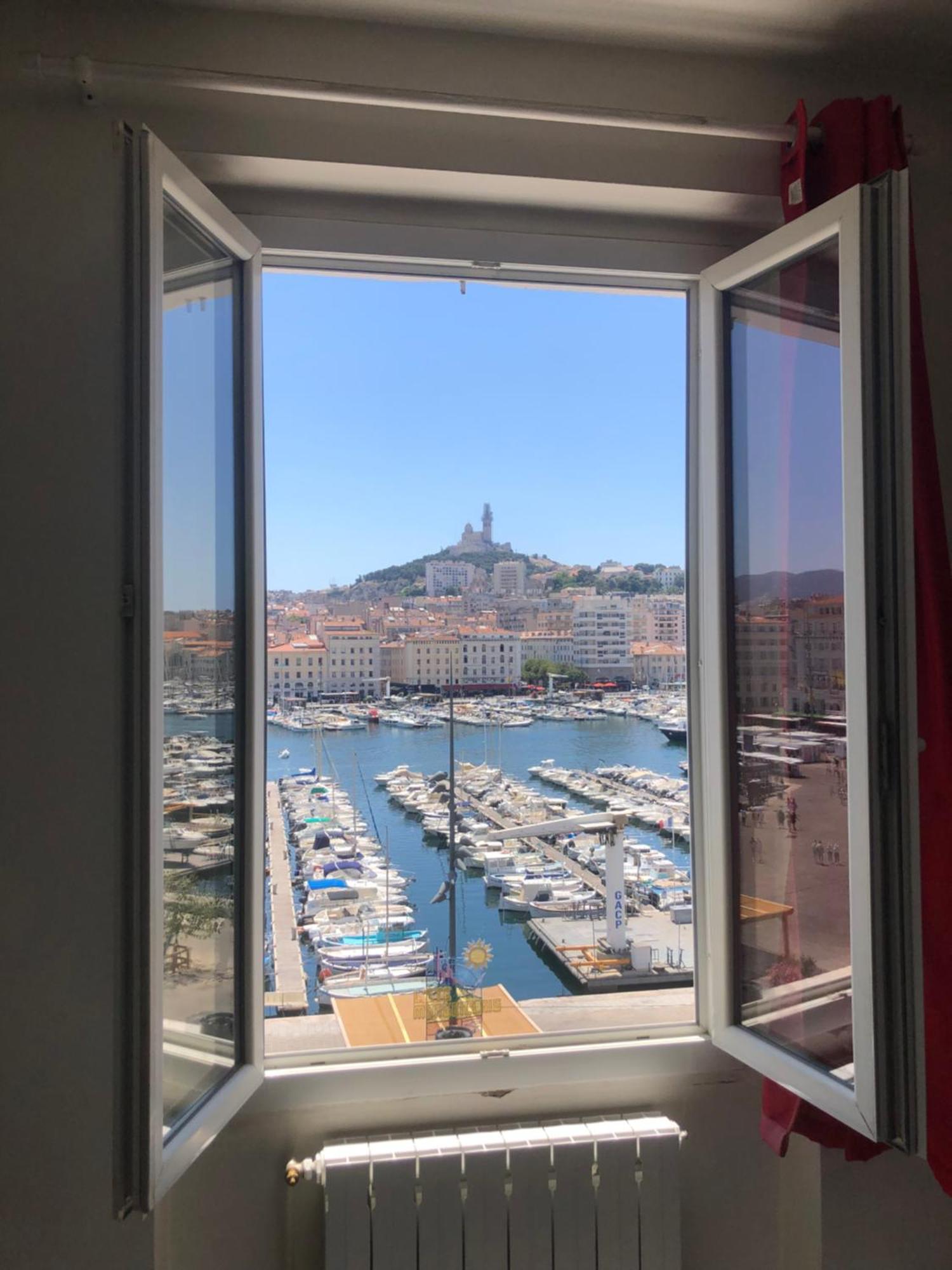 Du Vieux-port Hostel Marseille