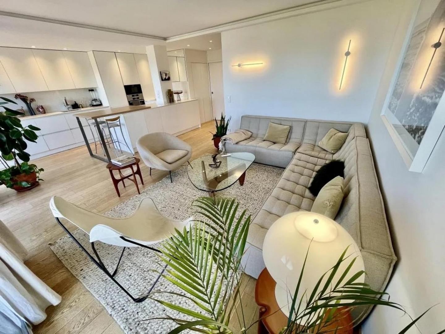 Luxury 3 Bedrooms Close To The Sea Apartment *