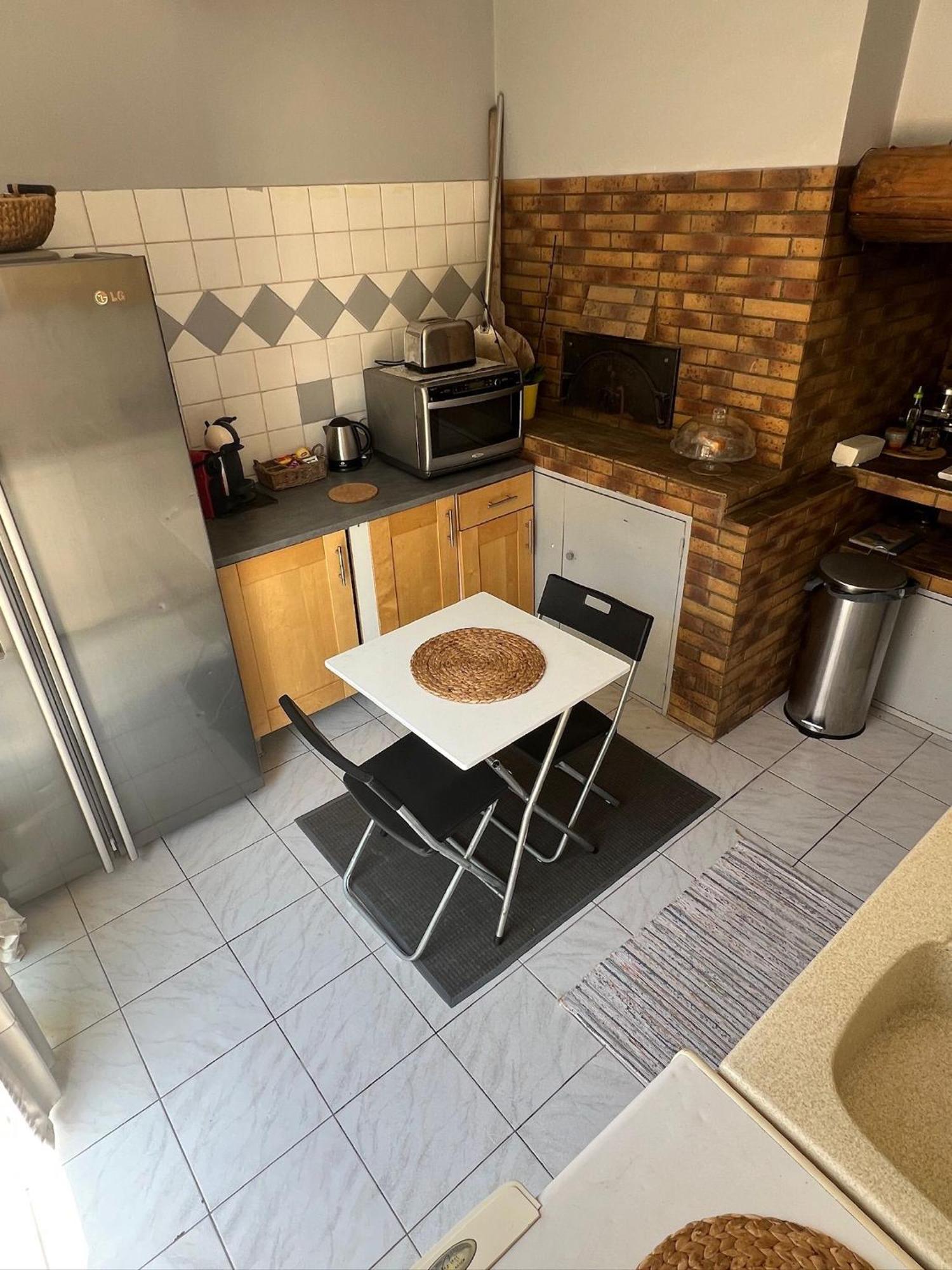 Prive Avec Piscine ,parking Et Cuisine Prive Privatunterkunft