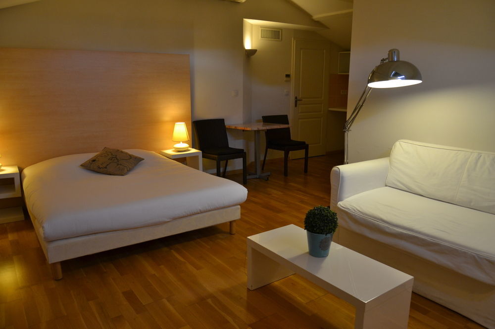 Appart hôtel Residhotel Vieux Port 3*