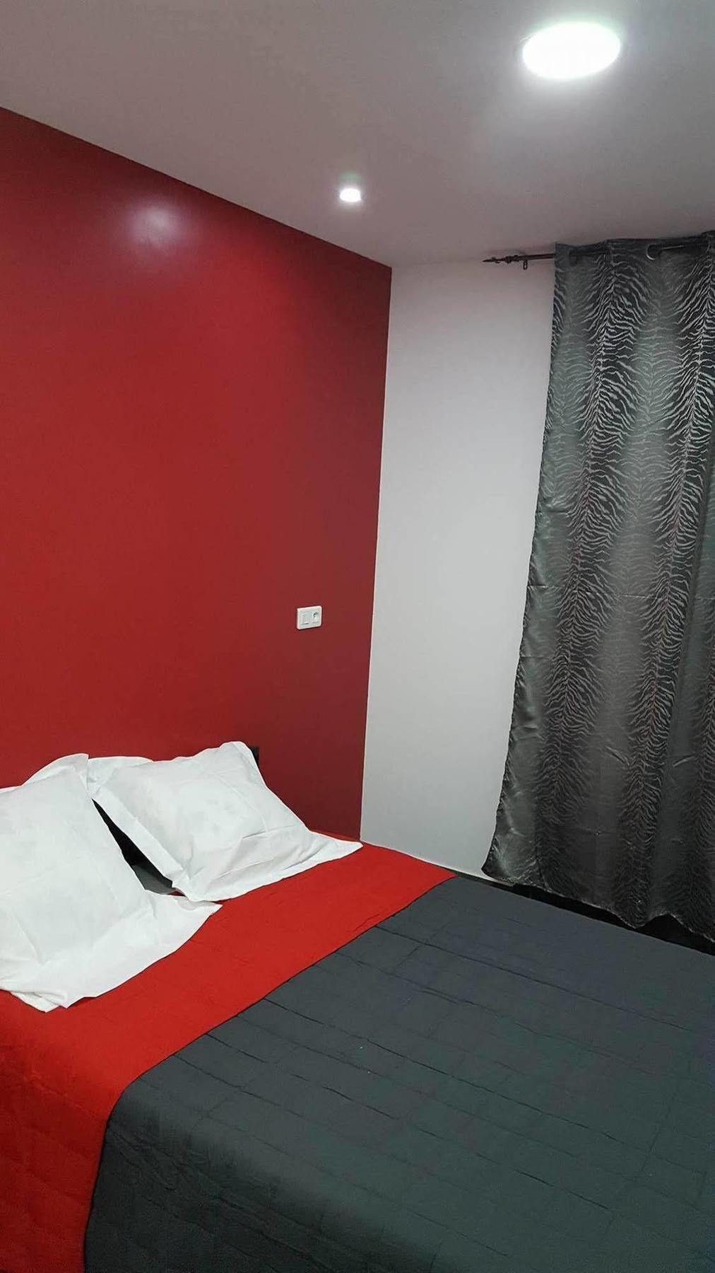 De La Faculte Hotel *