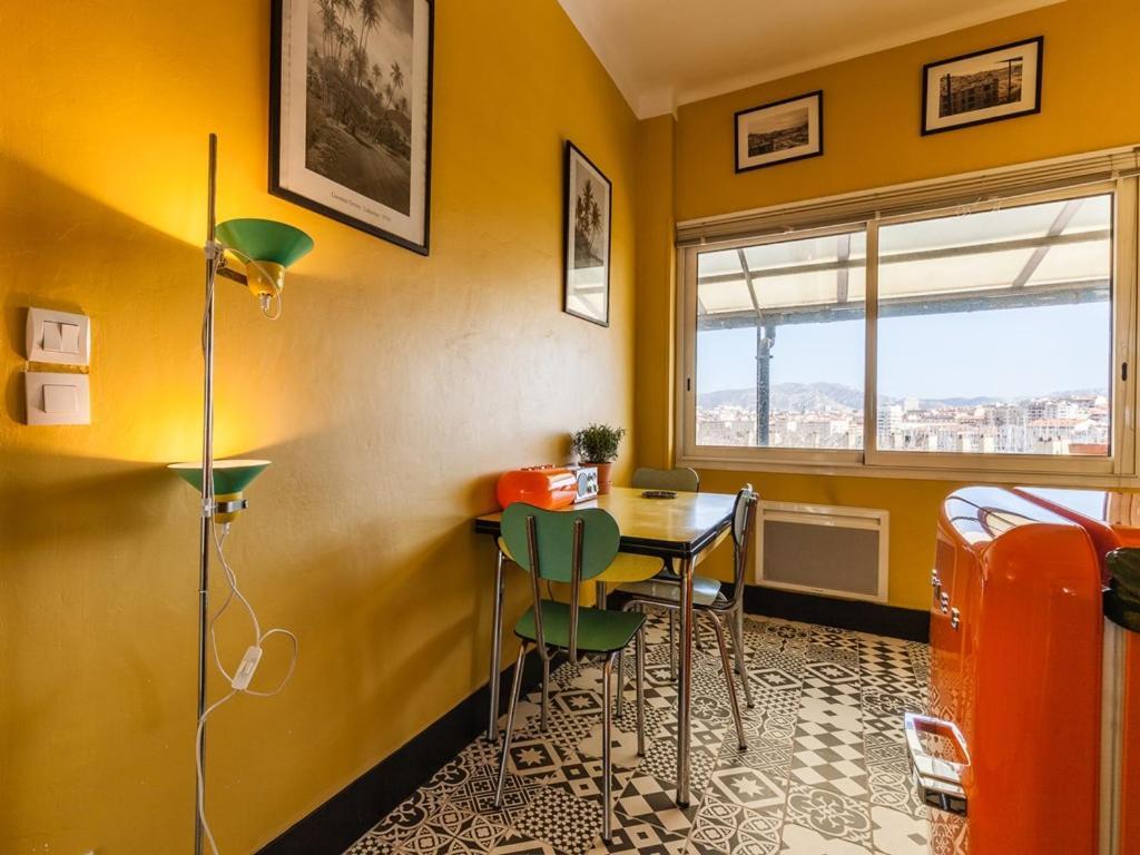 Le Ptit Jaune- Terrasse Sur Le Vieux Port Marseille